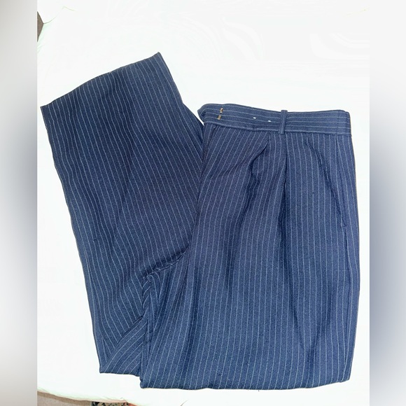 A&F Sloane Tailored Wide Leg Pant
. - Picture 4 of 5